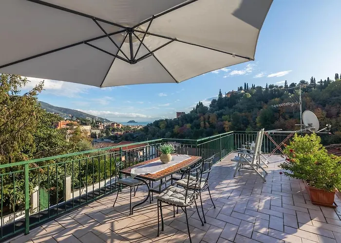 Apartment Bilocale Con Terrazza Vista Mare E Posto Auto Alassio