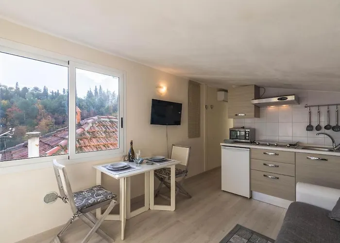 Bilocale Con Terrazza Vista Mare E Posto Auto Apartment *