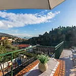 Bilocale Con Terrazza Vista Mare E Posto Auto * Alassio