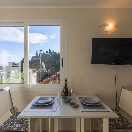 Bilocale Con Terrazza Vista Mare E Posto Auto Daire Alassio