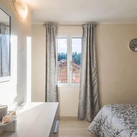 Apartament Bilocale Con Terrazza Vista Mare E Posto Auto