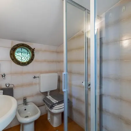 Bilocale Con Terrazza Vista Mare E Posto Auto Apartament *