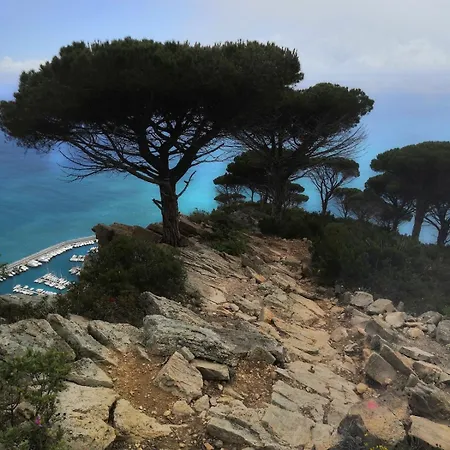 Bilocale Con Terrazza Vista Mare E Posto Auto * Alassio