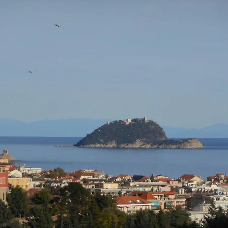 Daire Bilocale Con Terrazza Vista Mare E Posto Auto Alassio