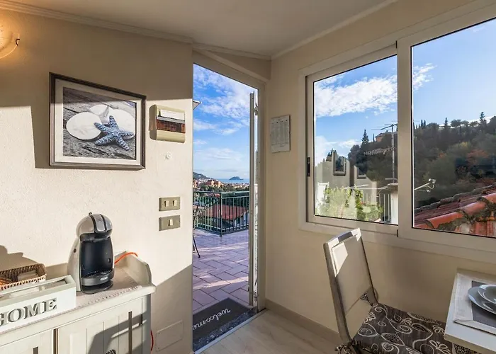 Bilocale Con Terrazza Vista Mare E Posto Auto